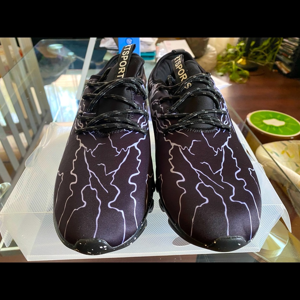Mens Lightweight shoes size 11